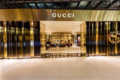 Shops with GUCCI in The Hague title